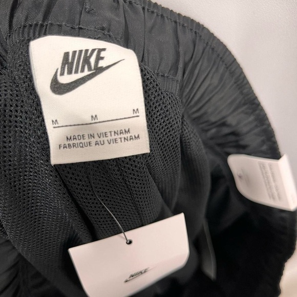 Nike Club Men's Black Woven Flow Shorts - FN3307-010 Medium - Picture 6 of 7